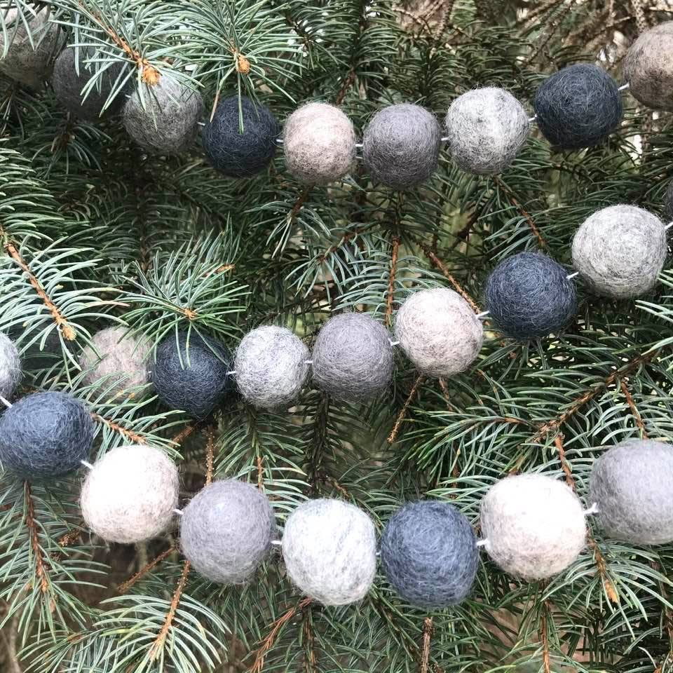 Garland Balls - Grey
